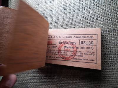  Miskolc , Miskolczi Ortodox Izraelita Hitközség ! Értékjegy 1 1/2 fillér 1927 , 1/8 kg hús , Orth. ! Ritka köteg ! 08107-08200! 94 db sorszámkövető ! 