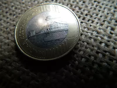 200 forint 2009 , ritka , hosszú vízvonalas 