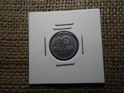 10 fillér 1986 , verdehibás , elfordult , ritka 