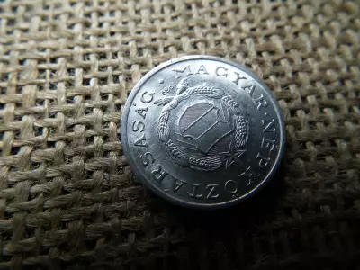 1 forint 1989 , verdehibás , sugaras !  Csillag sugarai nem érik el a búzakalászt