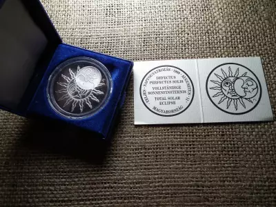 Napfogyatkozás 1999 ezüstérem dobozában certivel Ag.999 , szín ezüst , unciás , ritkább 