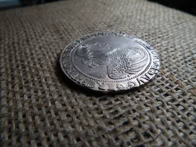 III. Ferdinánd ezüst 1 tallér 1657 KB , Körmöcbánya , tökéletes perem , nem volt füles , sem foglalatban ! Extra állapot 