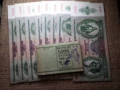 10 pengő 1936 8 db sorszámkövető , hajtatlan ! Eredeti banki kötegelővel ! Magyar Nemzeti Bank 