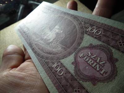 100 forint 1962 , nagyon szép , egyenes tetejű hármas 