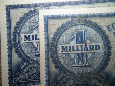 Egymilliárd Milpengő 1946 , ritka , barna alapnyomat ! + egy normál ! 2db