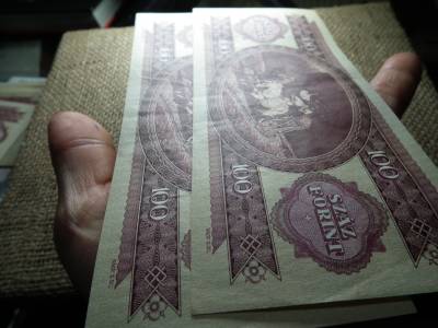100 forint 1984 , 2 db sorszámkövető 