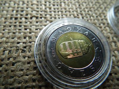 100 forint 2019 , verdehibás  , dudorok a MAGYARORSZÁG résznél 