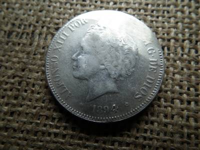 Spanyolország ezüst 5 pesetas 1894 Alfonso XIII 2. portré , reszelt portré oldal 