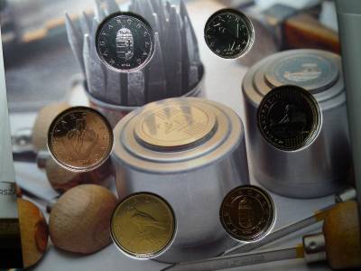 30 éves a pénzverő BU forgalmi sor 2022 , ár / sor 