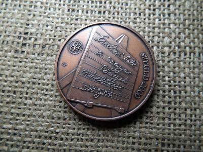 Fritz Mihály (1947- ) / Fűz Veronika (1951-) 2000. Gr. Klebelsberg Kunó 1875-1932 - Róla a kövek beszélnek / MÉE Szeged Fritz Mihály (1947- ) / Fűz Veronika (1951-) 2000. Gr. Klebelsberg Kunó 1875-1932 - Róla a kövek beszélnek / MÉE Szeged