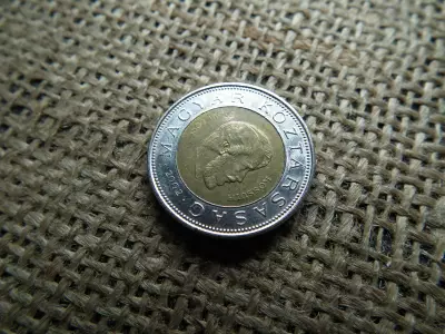 Kossuth 100 Forint 2002 kötőjel nélküli