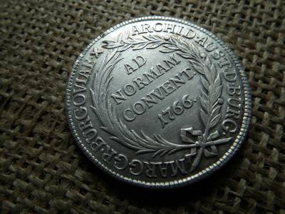 Mária Terézia ezüst 1 tallér 1766 , fülnyom  Mária Terézia ezüst 1 tallér 1766 , fülnyom