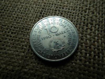 DDR 10 márka 1990 , Mark Nemzetközi Munka ünnepe  DDR 10 márka 1990 , Mark Nemzetközi Munka ünnepe