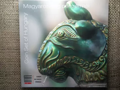 Pécs , forgalmi sor 2010 BU , benne a szín ezüst Pécs PP emlékérem 