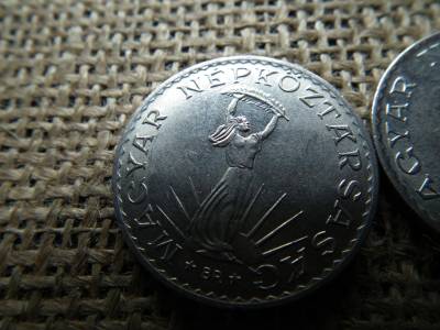 10 forint 1976 mind a kettő verőtőtípus ! Párban ! 10 forint 1976 mind a kettő verőtőtípus ! Párban !