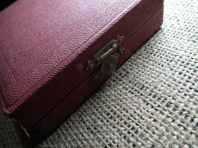 Petőfi 100 , Zománcozott emlékérem 1948 - eredeti szalagján , eredeti dobozában ! 1848 ! A néppel tűzön vízen át !