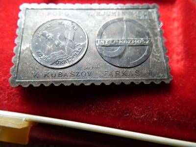 SZOVJET - MAGYAR ŰRREPÜLÉS PLAKETT és JELVÉNY 1980 EZÜST , Interkozmosz , doboz sérült ! Bélyegérem , kitűző 