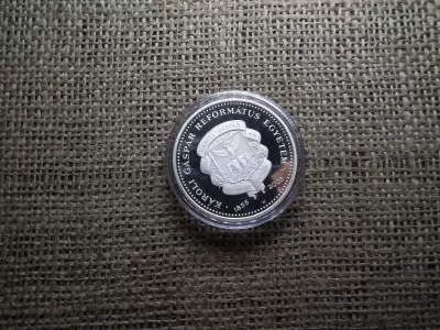 KÁROLI GÁSPÁR REFORMÁTUS EGYETEM 5000 FORINT 2005 EZÜST PP