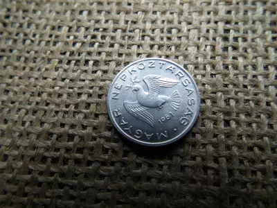 10 fillér 1961 , extra 