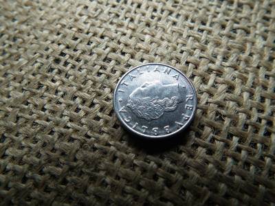 Olaszország 50 lire 1995 , , verdehibás , félrevert ! Hibás Olaszország 50 lire 1995 , , verdehibás , félrevert ! Hibás