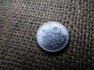 20 fillér 1985 , , verdehibás , kicsorbult verőtő , évszám ! Hibás 20 fillér 1985 , , verdehibás , kicsorbult verőtő , évszám ! Hibás