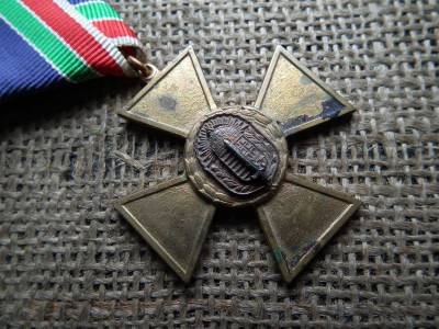 Vitézi Rend bronz Érdemkereszt , zománcozott, fém kitüntetés mellszalagon Vitézi Rend bronz Érdemkereszt , zománcozott, fém kitüntetés mellszalagon