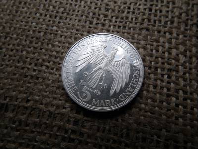 Németország , ezüst 5 márka 1969 F , Deutsche Mark Gerhard Mercator , peremirat : TERRAE DESCRIPTIO AD USUM NAVIGANTIUM Németország , ezüst 5 márka 1969 F , Deutsche Mark Gerhard Mercator , peremirat : TERRAE DESCRIPTIO AD USUM NAVIGANTIUM