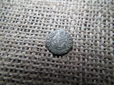 Korabeli hamis , ezüst dénár ! Analfabéta vésnök , évszám talán 1555 ! Ritka ! 